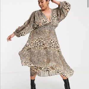 ASOS Curve Pleated Batwing Midi Dress - US 18